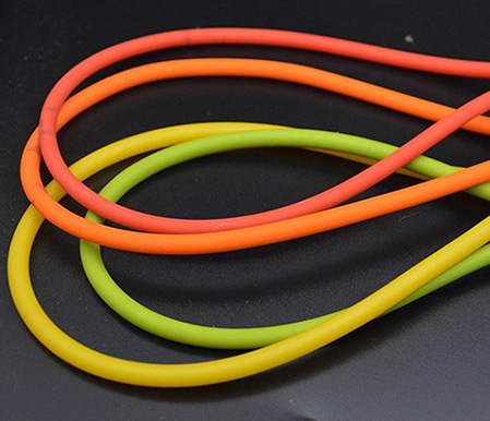 橡皮筋粘膠機廠家分享：丁二烯橡膠的分子結(jié)構(gòu)